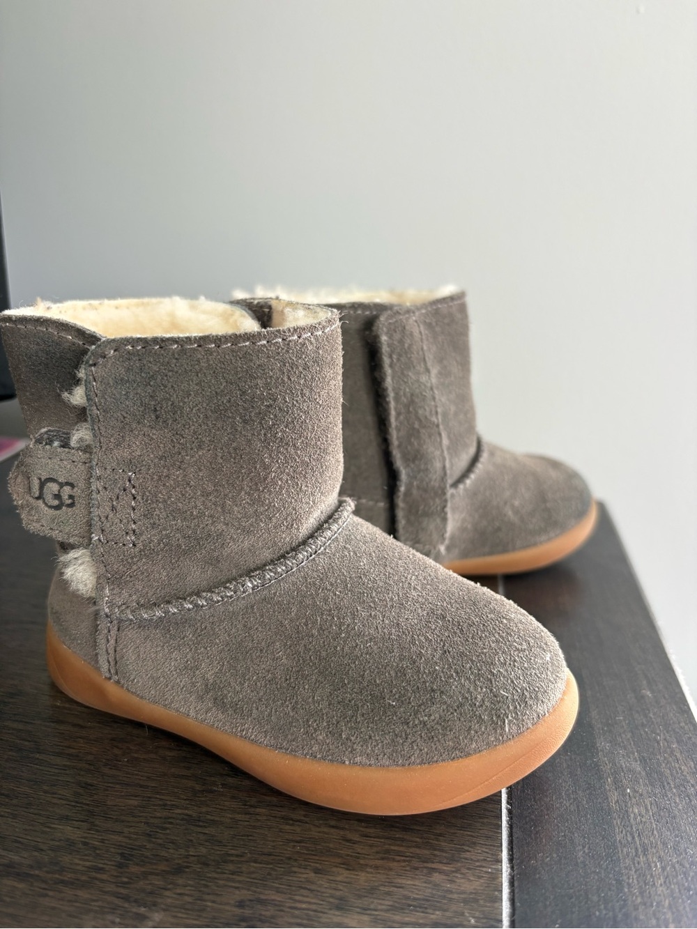UGG Toddler Cozy Suede Boots in Taupe Size 6 US